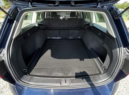 Volkswagen - Passat