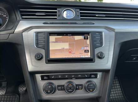 Volkswagen - Passat