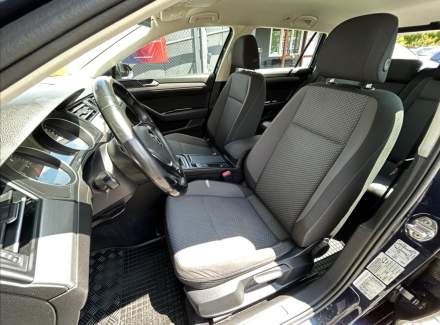 Volkswagen - Passat