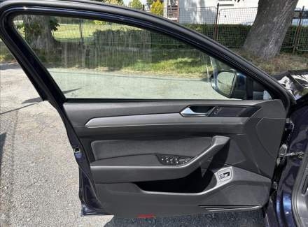 Volkswagen - Passat