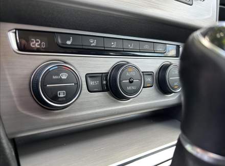 Volkswagen - Passat