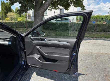 Volkswagen - Passat