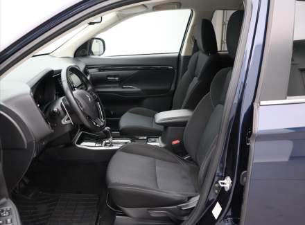 Mitsubishi - Outlander