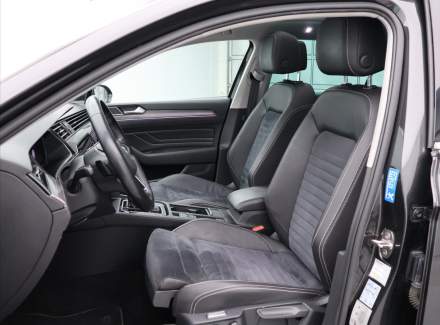 Volkswagen - Passat