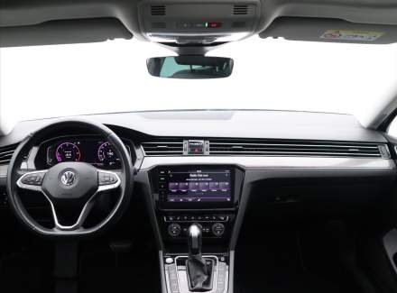Volkswagen - Passat