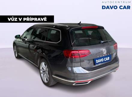 Volkswagen - Passat
