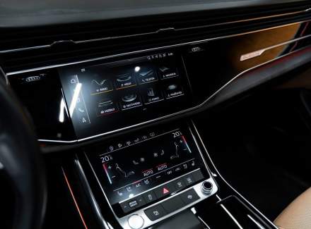 Audi - Q8