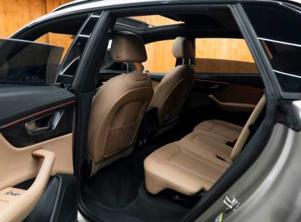 Audi - Q8