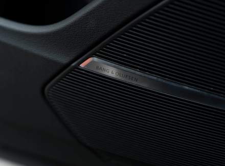 Audi - Q8