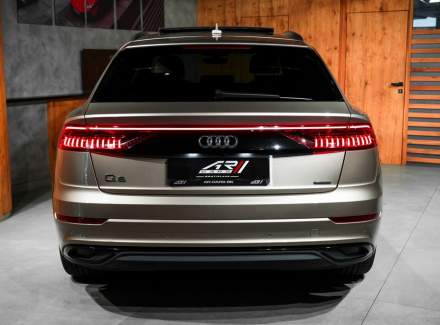 Audi - Q8