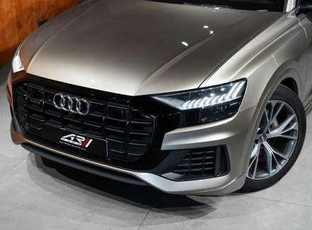 Audi - Q8