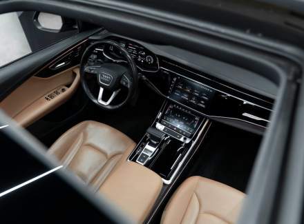 Audi - Q8
