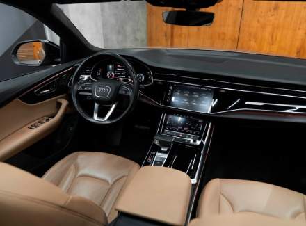 Audi - Q8