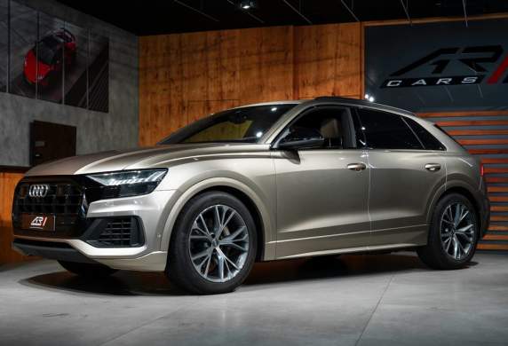 Audi - Q8