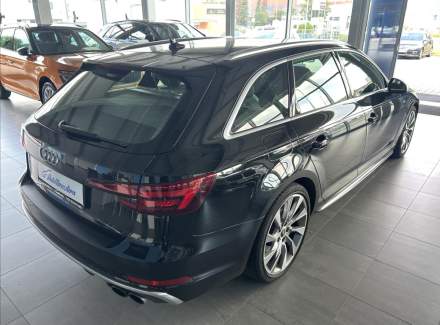 Audi - S4