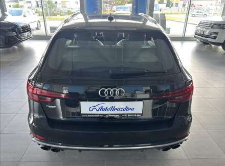 Audi - S4