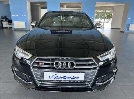 Audi - S4