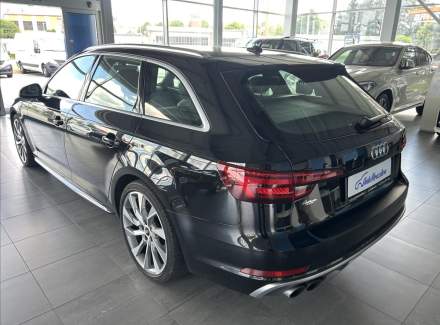 Audi - S4