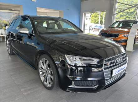 Audi - S4