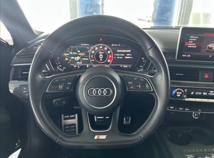 Audi - S4
