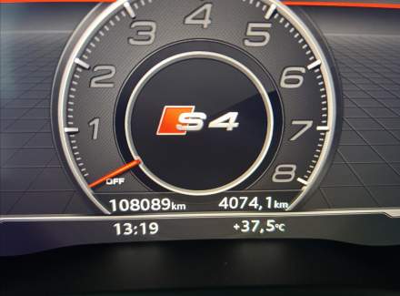 Audi - S4