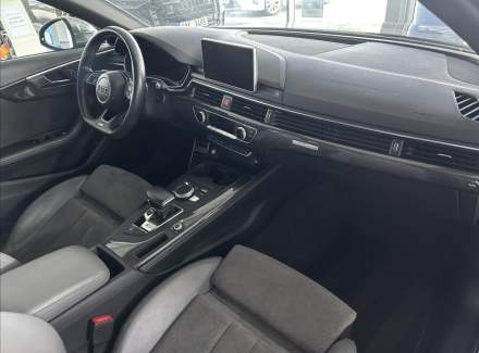 Audi - S4