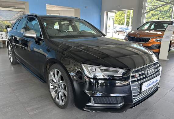 Audi - S4