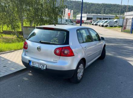 Volkswagen - Golf