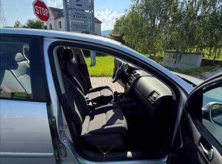 Volkswagen - Golf