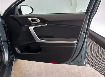 Kia - Cee'd