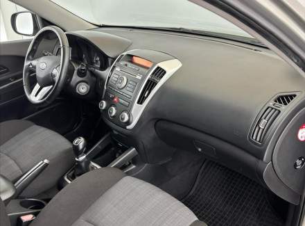 Kia - Cee'd