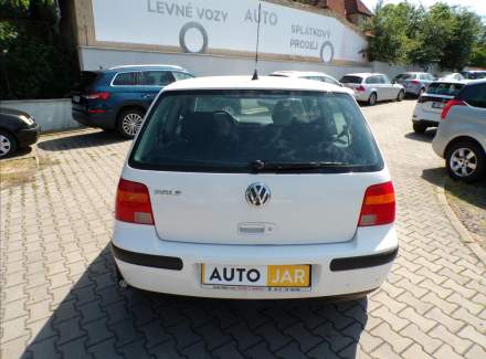 Volkswagen - Golf