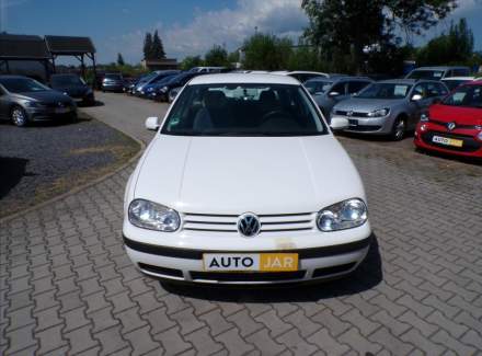 Volkswagen - Golf