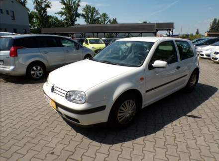 Volkswagen - Golf