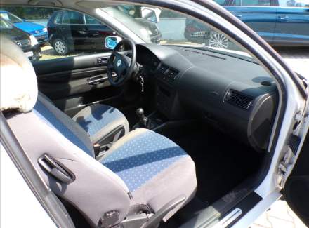 Volkswagen - Golf