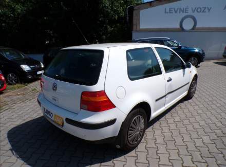 Volkswagen - Golf