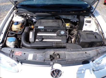 Volkswagen - Golf