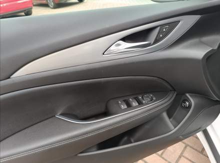 Opel - Insignia