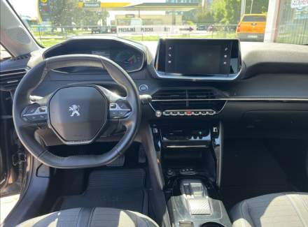 Peugeot - 208
