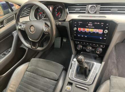 Volkswagen - Passat
