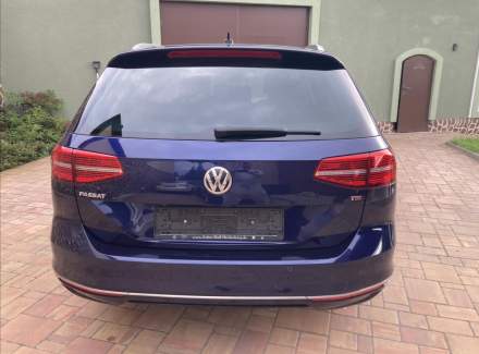 Volkswagen - Passat