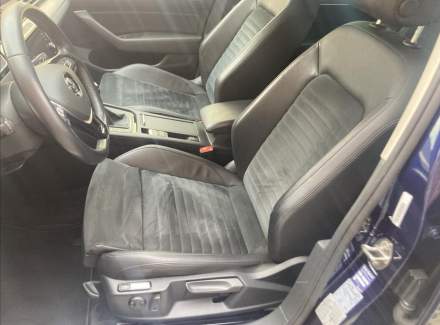 Volkswagen - Passat