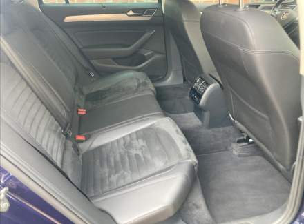 Volkswagen - Passat