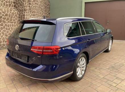 Volkswagen - Passat