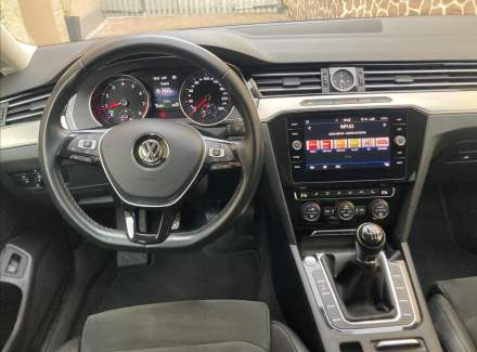 Volkswagen - Passat