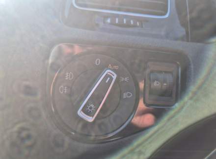 Volkswagen - Golf
