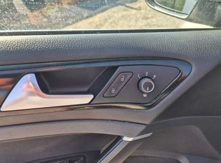 Volkswagen - Golf