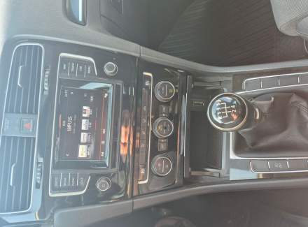 Volkswagen - Golf
