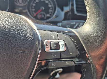 Volkswagen - Golf