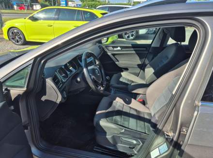 Volkswagen - Golf